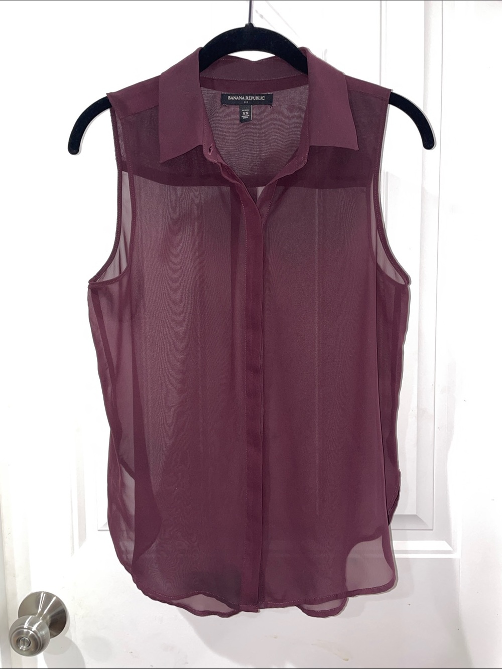 Banana Republic Sleeveless Sheer Button-Front Blouse in Plum